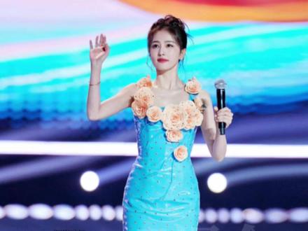 白鹿浙江卫视跨年晚会造型幻视“李青月”,到底有多好看,能不能让我先康康~#白鹿 #浙江卫视跨年晚会