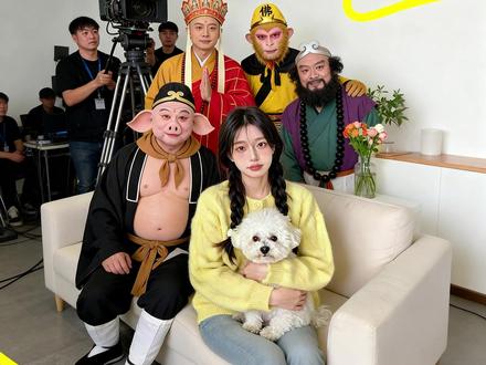 电影好莱坞片场转场视频制作 这次创作也是一次AI工具即梦ai的强大已无需赘述,令人惊喜的是,效果出乎意料的,。#ai教程 #转场 #即梦##ai#探班