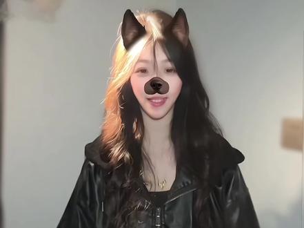 姐姐平时都化这么浓的妆吗~ #绿茶摇 #当绿茶遇上御姐 #手势舞教程 #手势舞教程 #慢摇 yc:@.why思雨^:(绿茶摇原创)