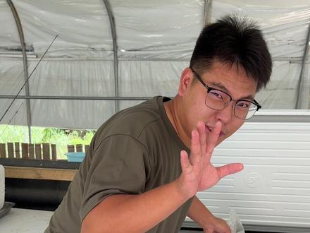 第一次听说鸡肉是发物?真的假的 都怪你们起哄 得想办法送两只鸡给朋友道个歉#我的乡村生活 #反乡创业新农人 #鸡小邵