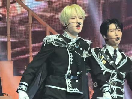 好有嚼劲的舞。小猪蹦蹦啊耶啊耶蹦蹦啊耶啊耶安可也要有这个舞台好不好🥺#猪突猛进 #sakuya #藤永咲哉 #nctwish #直拍