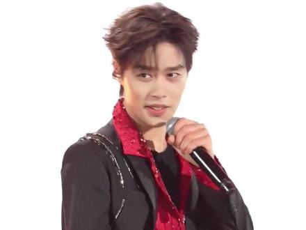 柯淳跳《午夜恰恰》这一天,江湖地位,断层顶流,六边形艺人,在独唱3分钟的他身上展现的淋漓尽致#柯淳 #申浩南 #柯淳跨年晚会单人秀 #影娱热点团 #内容启发搜索