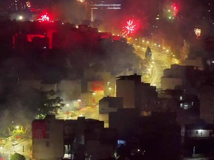 中国烟花看广西,广西烟花天下第一。当12点钟声敲响,大新县周边乡镇烟花齐放。
#云说壮美一起跃马扬鞭#网络中国节 #网络中国节·春节