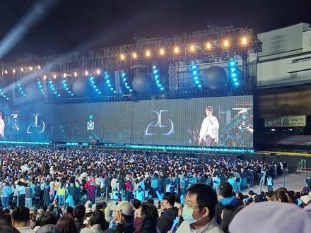 五月天台中跨年场终极安可红苹果+相遇+退场#五月天 #五月天台中跨年演唱会