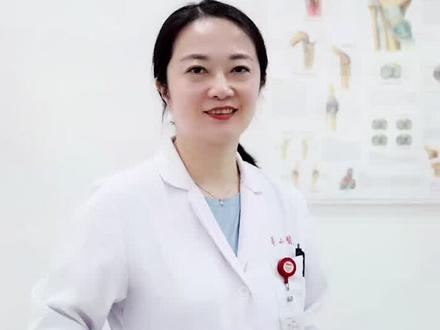 下肢伤后或术后经常会需要使用拐杖一段时间,正确的使用方法很重要#关节损伤#损伤后恢复#术后康复