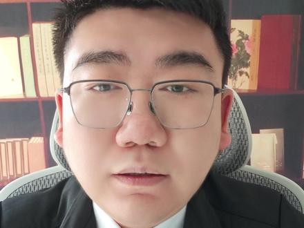 小姐姐不小心卸载对方QQ,现场咨询认为对方责任更大 #热点 #法律 #律师 #普法小剧场 #法律咨询