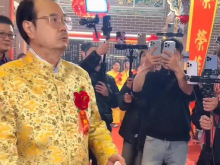 一句一万块钱拿去炒两个菜,让本就身家几十亿的香港江原集团董事长吴镇明,又在晚年火遍了全网!#吴镇明 #商业思维 #商业大佬 #人物故事 #香港江原集团