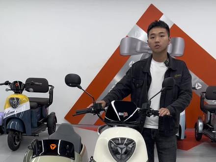 雅迪M9旅行版的手机启动您会了吗?#电动车颜值天花板 #电动车
