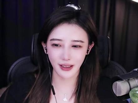 呆妹一个肉蛋冲击,我俩全残血了#豚豚大魔王