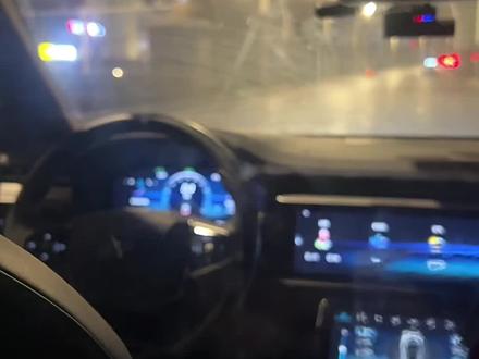 我的妈呀,打车就认准萝卜快跑,我白天我不知道能不能打着你,晚上半夜十点十一点打你萝卜快跑体验体验。