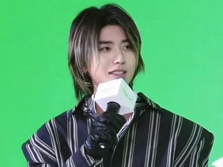“该宠着嘛 就只能宠着” #蔡徐坤 @抖音热点