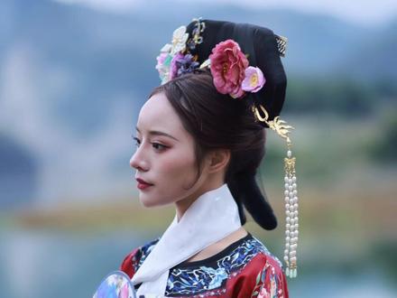 放在那个朝代我应该也是一个放荡不羁的格格吧#甜甜榕江 #贵州榕江 #汉服 #国风古韵 #满族格格