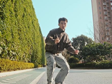 将2025的视频拼贴成一条长长的时空隧道,回望一下这一年! 两分钟叫你学会这个效果!#教程 #剪辑 #拍摄 #青年创作者成长计划 #2025