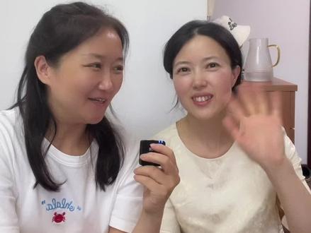 我的大姑姐,凡人托举孩子上清华的细节(一)
身边真实、接地气的学霸分享,不说空话大话,全是真实细节。小铭同学的表哥今年如愿上了清华计算机专业,孩子成长在海淀区,从小的经历特别值得我们普通家庭借鉴,请来大姑姐、孩子本人做了好多分享,这个系列会陆续更新好几条精彩的视频,正在抓紧剪辑啦,手机已经剪冒烟了🥹
❤️本期重点:从小到大有用的兴趣班、课外班;语数外各自的重点、阅读和阅读理解怎么提升、物理化学需要提前学吗…..
❤️下期话题预告:学习习惯到底如何培养;孩子有畏难情绪怎么解决⋯
孩子自己的分享也特别精彩,帮我们分析了他自己怎么形成学习内驱力的过程!!
大家等我哈,我会抓紧的
#学霸 #小学数学 #初中#英语启蒙 #高考