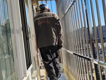 北京海淀区四季青常青园不锈钢防护栏防盗窗防护窗防盗网护栏304护网安装分享,304加厚不锈钢,搭配不锈钢洞洞板,不锈钢加绵消音板,再加晾衣杆,超级方便实用#不锈钢防护栏 #防盗窗 #防护网 #护栏#装修