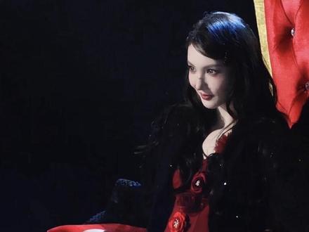 金晨-《高雅的小曲儿》直拍来啦!
金女王和金大喜自动切换中@金晨
#金晨 #抖音美好惊喜夜 #热爱加1计划 #抖音美好跨年季#金晨惊喜夜舞台高雅两极反转