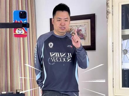 GTAL的原牛确实版型很棒 在原牛里不算硬,也不薄,也不怎么掉色,穿上显腿又直又长,原牛我觉得穿大不穿小#原牛 #gtal #牛仔裤 #牛仔裤搭配 #原色牛仔裤