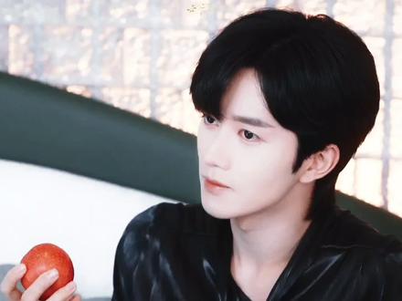 “花咏,你的爱,是救赎,还是炼狱?”被动发热、父亲病危、股票跌停❗以爱之名,让天之骄子坠落!#因为一个片段看了整部剧 #影视剪辑 #黄星 #邱鼎杰