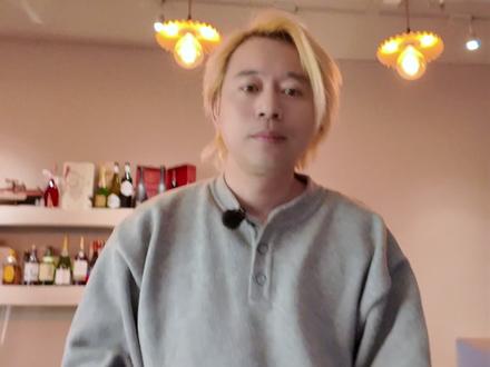 来个解说 1、comfyui本地部署,没有限制,不会说你违规,各种ai生成软件现在都很强大,但是都是按你给的提示词出它想给的东西,comfyui完全听你的
2、更灵活多样化操作,你可以各种组合使用
3、别问怎么变现,纯属爱好
4、学习还是有门槛的,需要大量时间投入
5、新年快乐