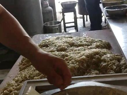 杠子油条面筋泡的详细断条技巧手法,视频制作不易。点赞关注随意。