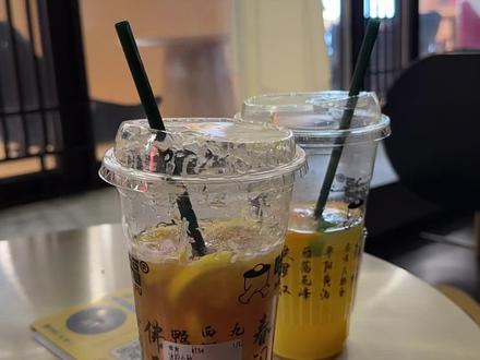 晚上下班比较仓促 看你们俩都没怎么喝,招待不周见谅