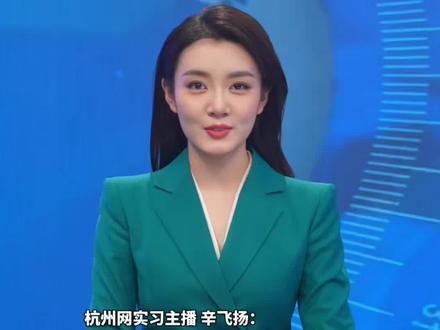 又能半夜起来“偷菜”了!#QQ经典农场 官宣回归,同步登录QQ、微信,保留收菜、除草等玩法,还能捣乱曾在2009年爆火,让无数人定半夜闹钟只为#偷菜。