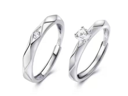 故意找的戒指找成纽扣了
#橹穆 #王橹杰 #穆祉丞 #厂一夫 #一番嫂