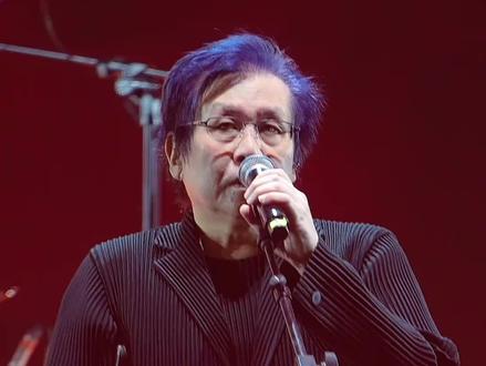 《#水手说了什么 》答:#2025年度总结 报告!
音频:@怠惰的一休
苦涩的瓜 吹痛#爸爸的雷达
像父亲的皮鞋 母亲的散打
永远难压力