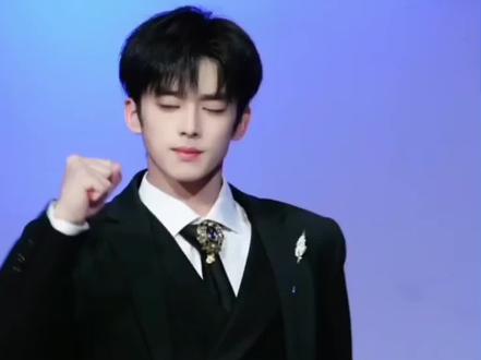 被阳崽调戏的阿祖#喜悦二创#喜悦男团@喜悦-X