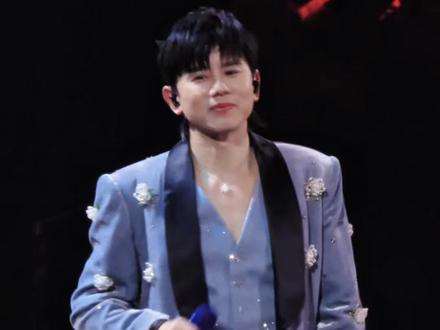 “春夏秋冬 有多少人会留”#张杰 #张杰澳门跨年 #张杰未你好吗 #过云雨