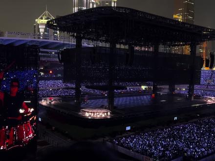 part 6 全记录|薛之谦演唱会完整版·万兽之王广州站 老薛这个真诚的跪谢,谁看了不感动啊😭
#薛之谦 #薛之谦演唱会 #薛之谦广州演唱会 #万兽之王 #薛之谦演唱会repo
众鼓噪+Nothing
25 深深爱过你
26方圆几里
27 跃+Chaser