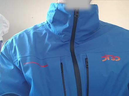 随便剪辑开箱水一下吧,这几天走亲戚累死了,也是拿到战神iQOOwatchgt2了#iqoo手表watch2 #开箱视频 #日常