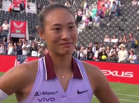 #郑钦文 2-1凯斯勒,晋级#女王杯 八强,也是职业生涯首次闯入到草地赛八强。下轮对手,本土名将#拉杜卡努 。北京时间6.13日晚,22:30左右登场。(第三场,第一场19:00开打)