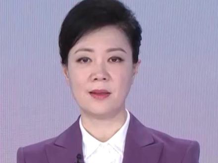 第十五届全运会乒乓球比赛即将拉开大幕,各支队伍适应场地。为他们加油,期待精彩比赛!