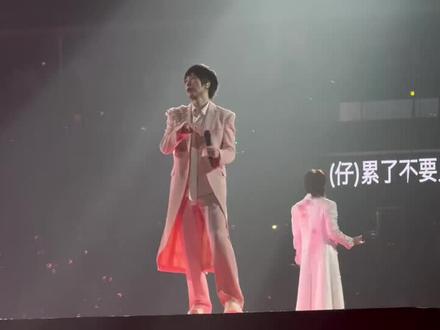 #演唱会 已知:F4=言承旭+吴建豪+周渝民+朱孝天
现有.F4=F¾+¹/5五月天+周杰伦
得知:朱孝天=周杰伦+阿信#f4上海演唱会 #第一时间f4