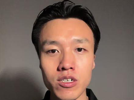 吴越杯积分赛回顾及淘汰赛展望。浙江的山水画卷和河南的草木春秋都对我有着极深的影响,我们在喜欢足球的同时都深爱着自己的家乡。三支球队无缘吴越杯淘汰赛,但正如视频中我所说的那样,无数小朋友将因为吴越杯喜欢上足球这项运动,他们将是浙江足球的未来。或许下一个王钰栋,下一个张玉宁就坐在吴越杯的看台之上。而河南我也相信在尹鸿博等建业功勋的付出之后定会出现下一个王上源。吴越杯的淘汰赛即将开始,然后我们拭目以待一同期待究竟哪座城市会登上吴越杯的最高领奖台。视频精简版忆同步发布在吴越杯官方视频号。#吴越杯 #直播间外的我 #闪光职人 #人间观察计划 #今天也在好好运动
