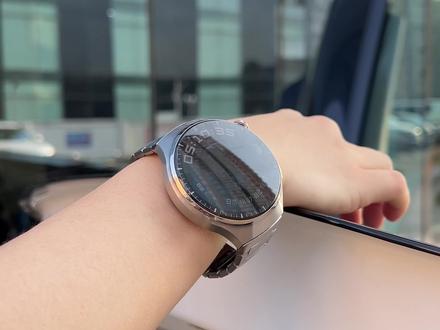 社交新体验,健康加持:华为 Watch 4 Pro 手表助您回复微信,关心健康包括高血糖预警#华为手表 #华为 #华为Watch #智能手表