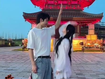 #孙丞潇被娱乐圈追着喂饭吃 孙丞潇真·什么也没干风评一直在涨!#孙丞潇#金莎#狙击蝴蝶#明星