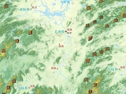 今天介绍古代云梦泽的地缘和历史,唐代诗人孟浩然曾写诗:气蒸云梦泽、波憾岳阳城,可以想象古代的云梦泽是何等的壮观!后来随着长江和汉水泥沙淤积,以及人口越来越多,长江北边的云梦泽逐步萎缩,长江南边的洞庭湖越来越大,逐步代替了云梦泽,湖北和湖南在元代、明代以及清朝上半叶都是合在一起的,两个省到康熙三年才分开,洞庭湖就成为两个省的交界之地!#地理 #历史 #湖北 #湖南 #洞庭湖