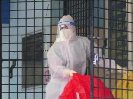 印度暴发尼帕病毒疫情,多国加强防范,该病毒死亡率40%到75%,目前尚无专门疫苗和有效疗法#大象主播说 @盛梦珂 Kerr