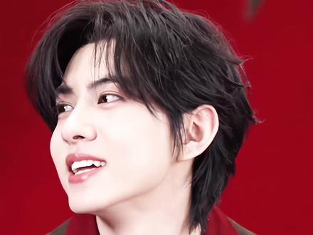 不知道从哪开始笑了哈哈哈
#刘 #轩 #丞 #抽象 #刘铮