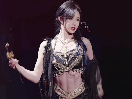 “这样的腹肌喜欢吗?”#性感女神 #舞蹈 #我又心动了 #段艺璇