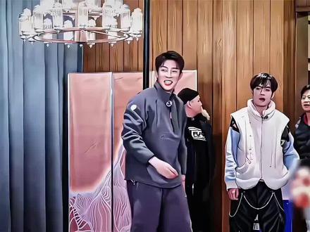 钢管舞这一块,九儿永不言败😂😂😂 #邓超才艺大考 #邓超借粉沈腾汪苏泷全是节目 #邓超 #邓超入驻抖音 #邓超问粉丝下一步去哪里借粉