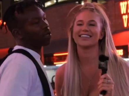 国外美女街头挑战亲还是扇?
搭讪 街头采访 挑战
#热点 #音乐 #搞笑 #搞笑视频 #开心就好🌷🌹