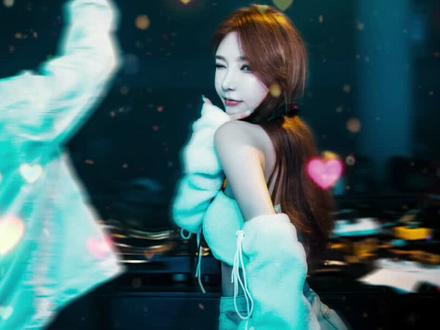 抓个心送给你🌝#早安#女DJ #打碟 #奥特曼送心