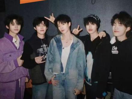 仇人看到top是真的释怀了。。#TOP登陆少年 #时代峰峻 #tf三代 #荣耀之战 #养成系