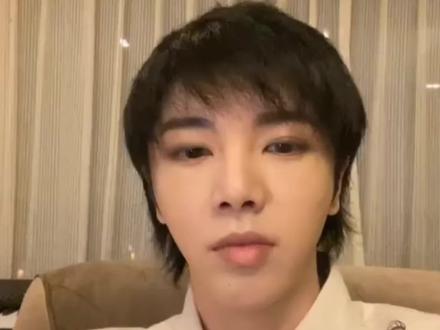 ❤️🔥大哥对火星人说: “我想你啦❤️❤️❤️”,大哥~我们也好想你啊❤️❤️❤️@华晨宇yu
#华晨宇 #火星人 #双向奔赴 #华晨宇火星人 #2026华晨宇火星演唱会