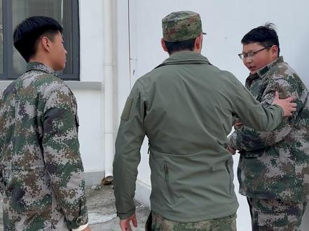 别让冲动,变成伤害
#家庭教育 #校园教育 #军事化管理学校 #王教官