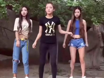 祖师奶摇出40个亿 回头一看才26 #摇子上线 #祖师奶 #舞台无处不在 #中区摇子 #摇起来