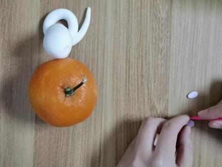 #捏捏乐 #粘土 太可爱了这条小白蛇,技术不行也要捏捏看😲😲